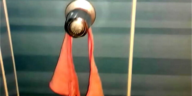 Las Bragas Manchadas De Su Mestrua.. De Mi Hermanita