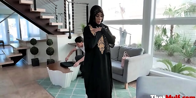 Cock Milf In Hijab Fucks Repairman- Kylie Kingston