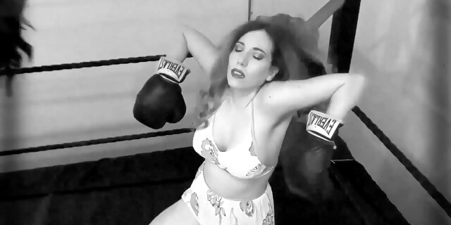 Lingerie Fighting Boxing Girls