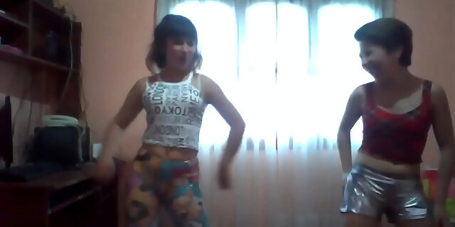 2 Chicas Sexy Bailando