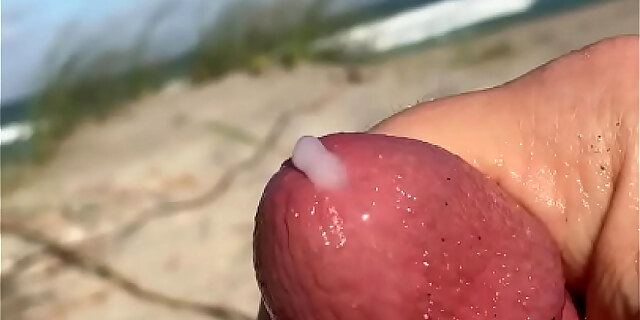 Huge Cumshot On Florida Beach