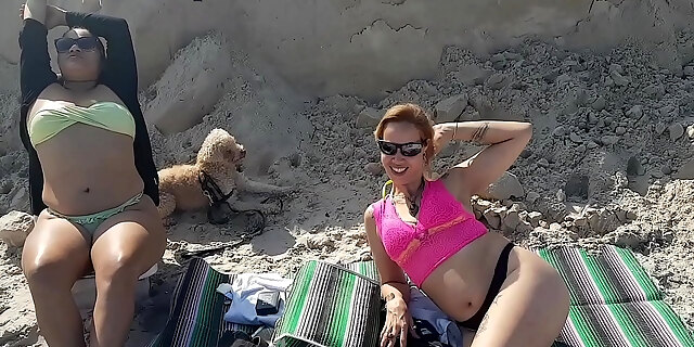 Duas Atrizaes Porno Na Praia Aprontando !!! Paty Bumbum E Fada Mel
