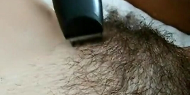 Shaving My Hairy Muff