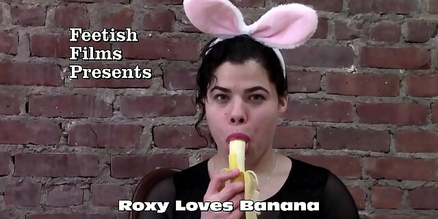 Roxy Loves Banana