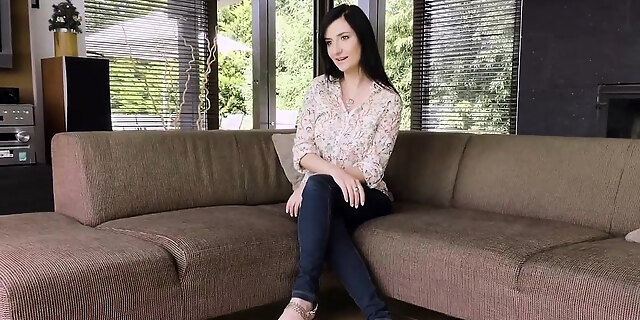 Melody Teased Men By Stretching Her Amazing Ass