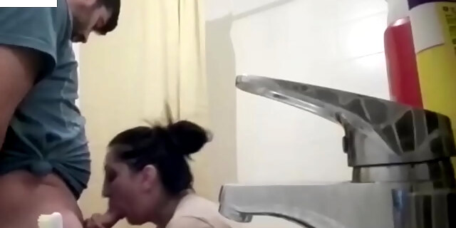 Hidden Cam In The Bath And Fucking Hard