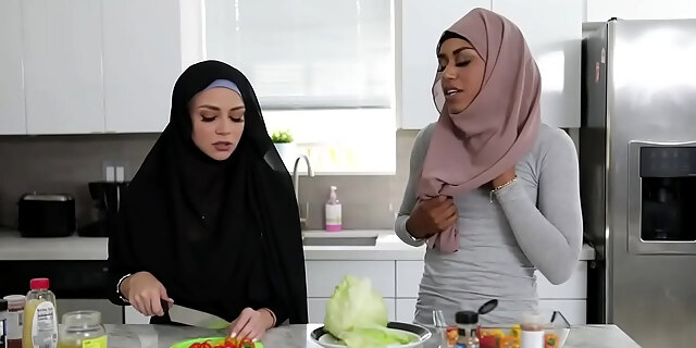 Hijab Ebony Babe Blowjob Her Step Bro